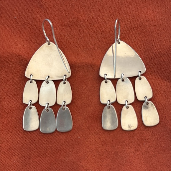 RETIRED James Avery Earrings - Picture 2 of 2